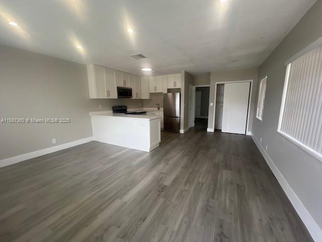 Building Photo - 1903 SW 3rd Ave