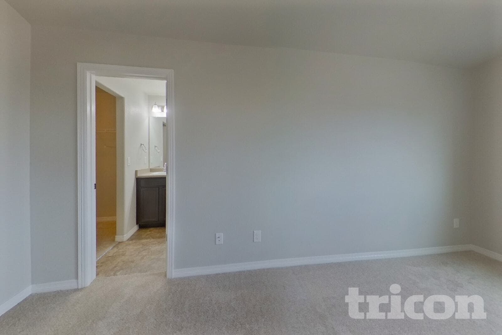 Building Photo - 9972 Emerald Vista Dr