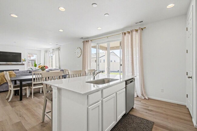 Building Photo - 4230 Satinwood Dr