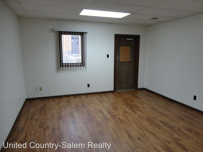 Building Photo - 201-203 N Main St
