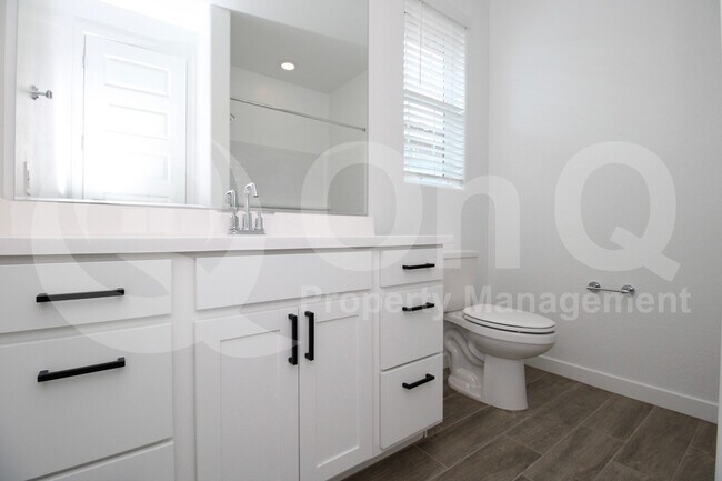 Building Photo - 23097 E Saddle Way