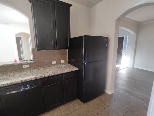 Building Photo - 24623 Forest Canopy Dr