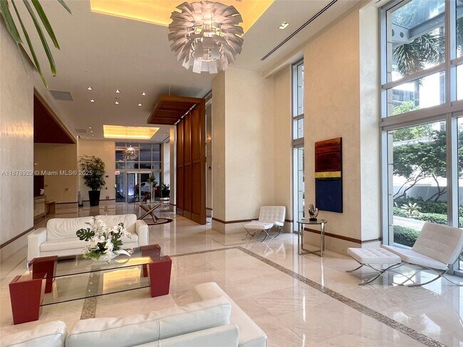 Building Photo - 1060 Brickell Ave