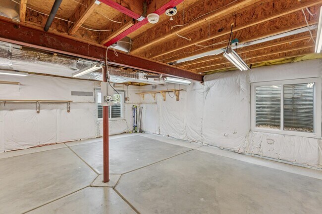 Building Photo - 12756 Utica Cir