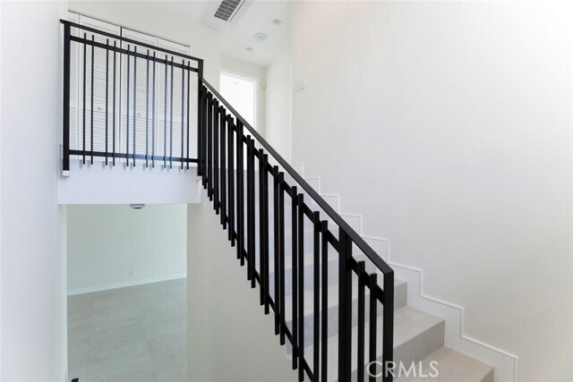 Building Photo - 6426 Varna Ave