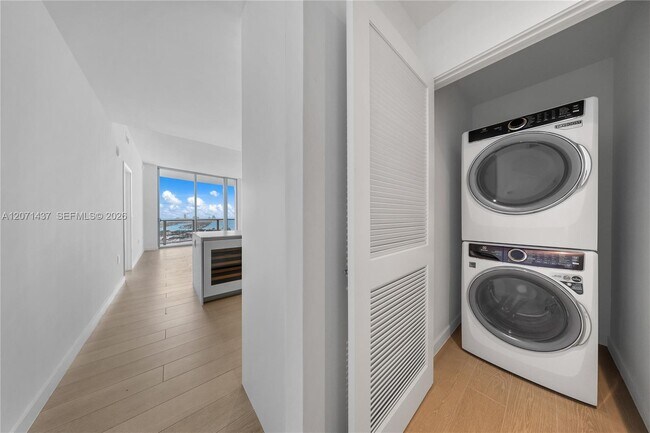 Building Photo - 1400 Biscayne Blvd