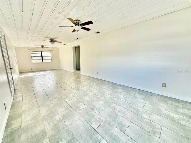 Building Photo - 4109 W Wallace Ave