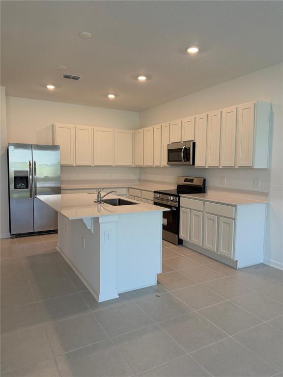 Building Photo - 2823 Maloof Dr