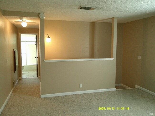 Building Photo - 725 Devonshire Ct