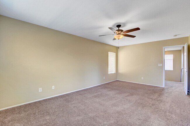 Building Photo - 4 Bedroom with Pool in Centennial Hills