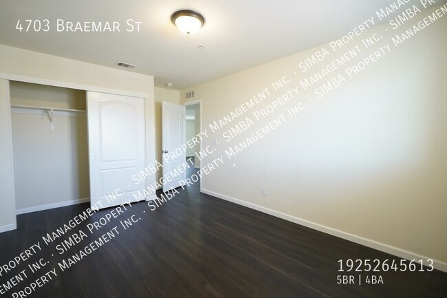 Building Photo - 4703 Braemar St