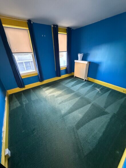 Building Photo - 409 E Mahanoy St