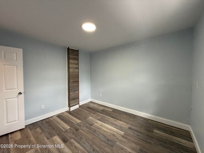 Building Photo - 1319 Capouse Ave