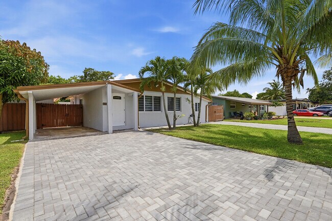 Building Photo - 4380 NW 59th Ct
