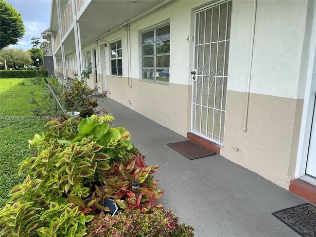 Building Photo - 130 NE 202nd Terrace