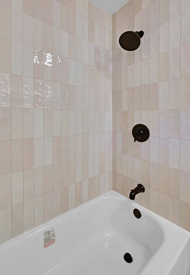 Building Photo - Newly Remodeled 2BD 1BA Home in Waco