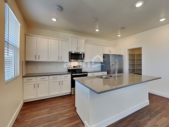 Building Photo - 7507 S Via Bombachas