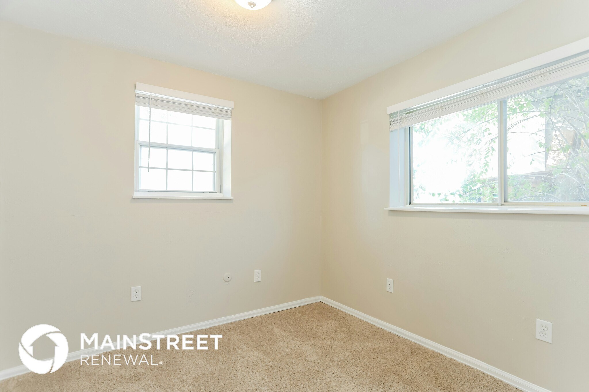 Building Photo - 5690 S Netherland St