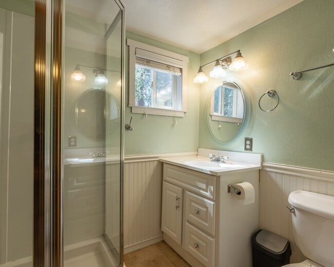 Building Photo - Charming pet friendly craftsman style home...