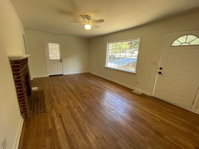 Building Photo - Updated 3/1 House in South Rome- $1,295