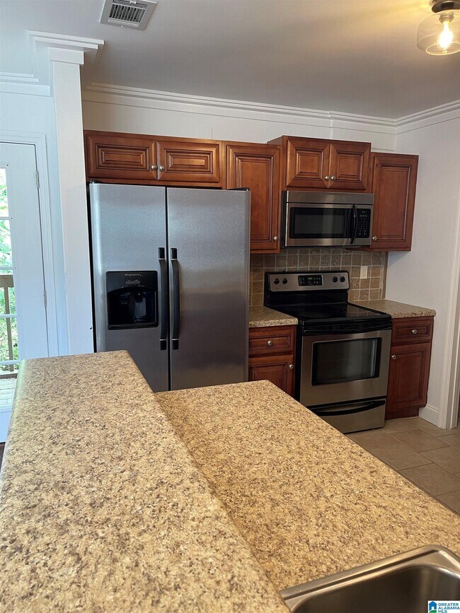 Building Photo - 3034 Cahaba Cliffs Dr