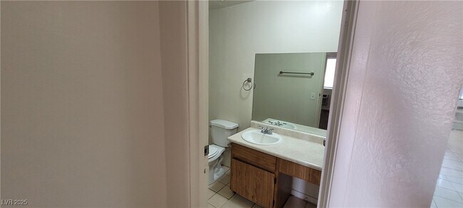 Building Photo - 4955 Jeffreys St