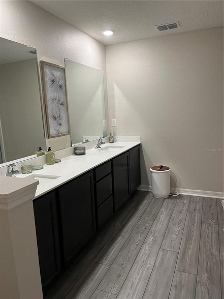 Building Photo - 1635 Wynford Cir