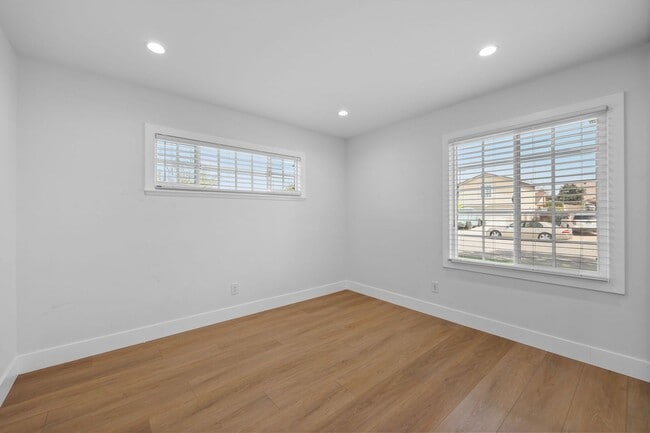 Building Photo - Modern Indoor / Outdoor Living with Resort-Style Yard & Bonus Suite