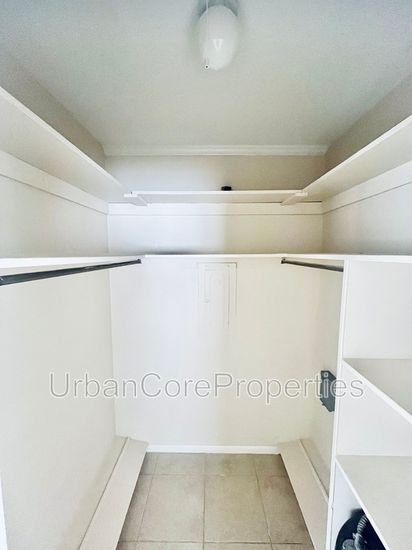 Building Photo - 115 7th Ave N