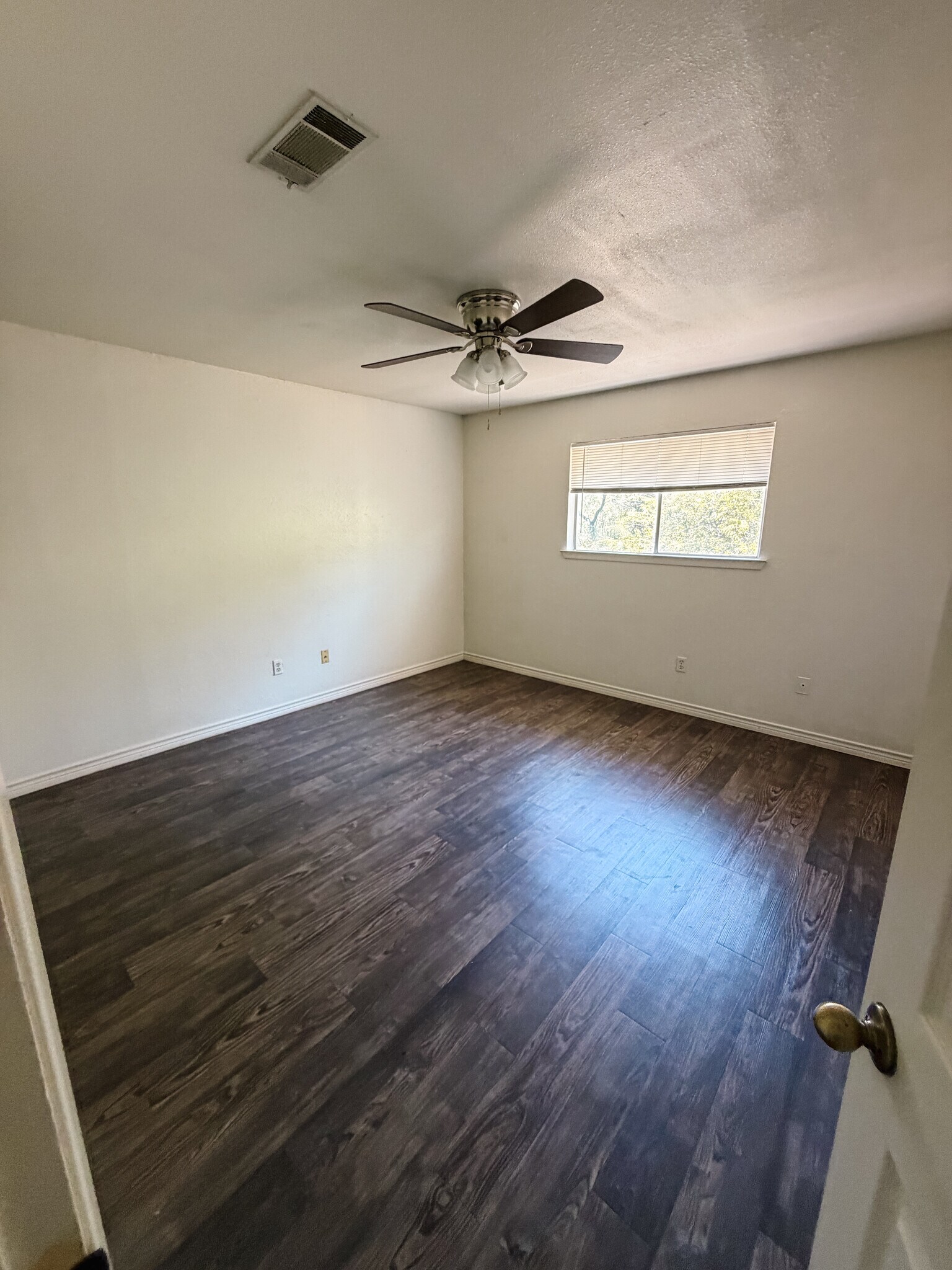 Building Photo - 222 Craddock Ave