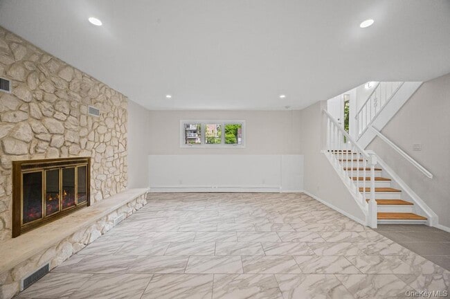 Building Photo - 26 Ravine Rd