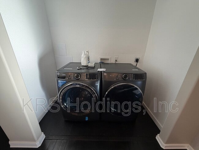 Building Photo - 131 Oregon Ave