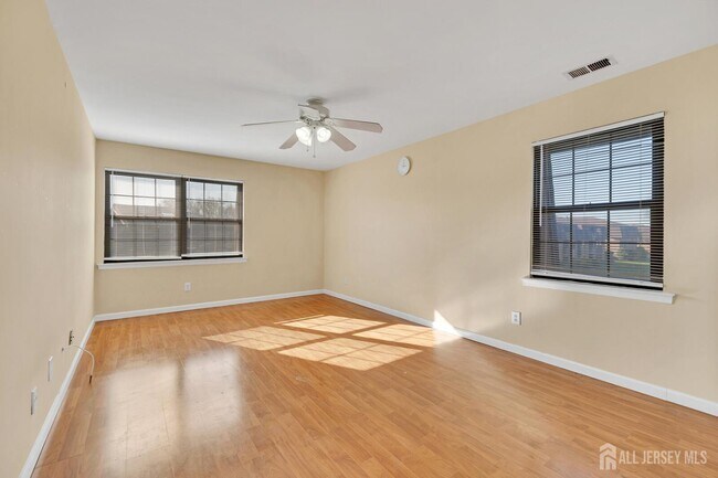 Building Photo - 275 Alpine Way