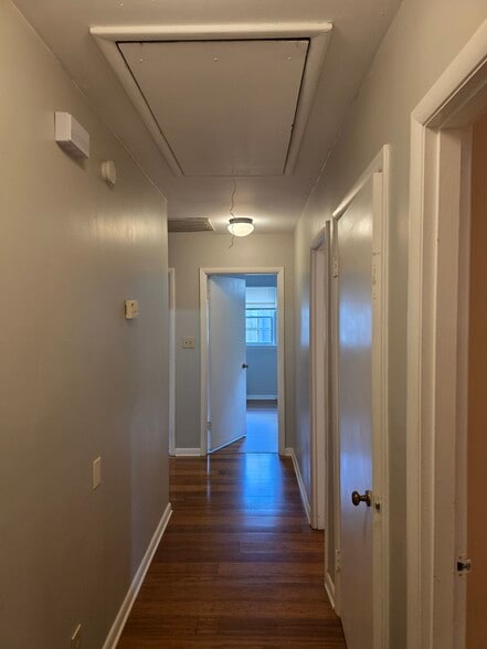 Building Photo - 906 Woodall Ln NW
