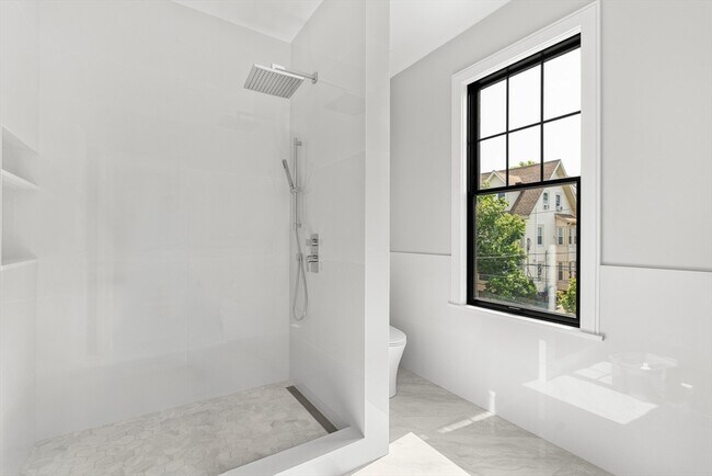 Building Photo - 34 Pinckney St