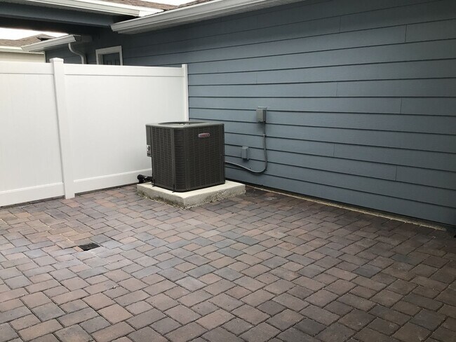 Building Photo - 14238 Sapelo Beach Dr
