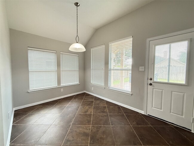 Building Photo - 26823 Lakeridge Park Ln