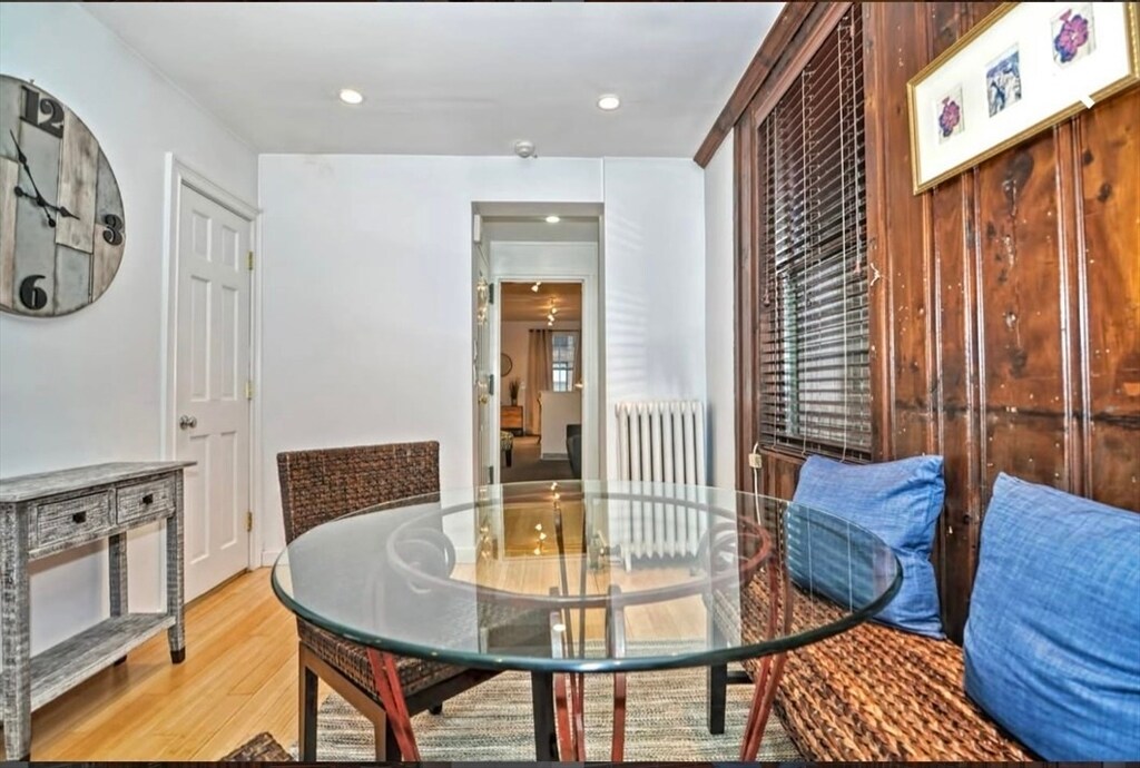 Building Photo - 49 Charles St