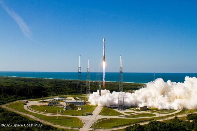 Building Photo - 4550 Radiant Way