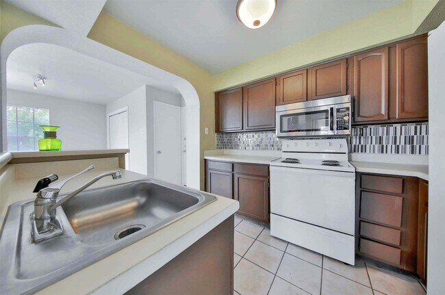 Building Photo - 10630 Westbrae Pkwy