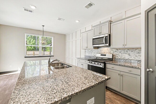 Building Photo - 111 Blossom Wood Ln