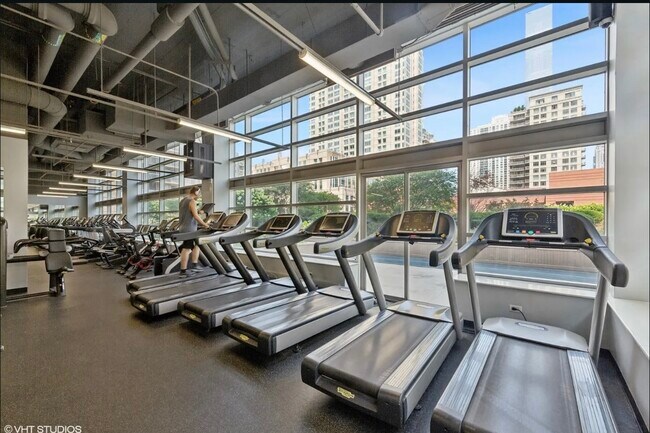 Building Photo - 545 N Dearborn St