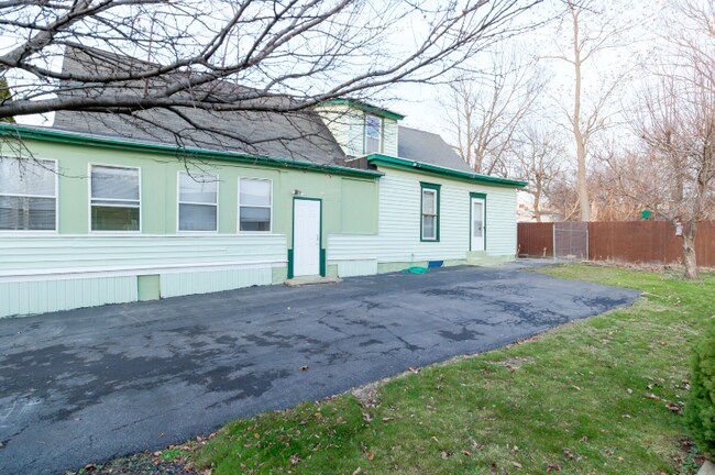 Building Photo - 209 Tioga St