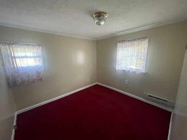 Building Photo - Easy location in Erwin