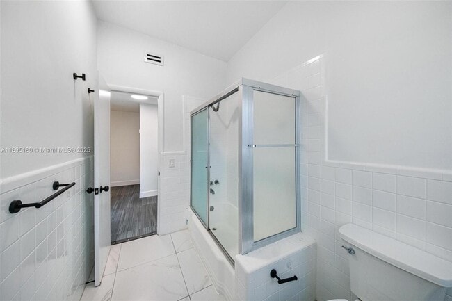 Building Photo - 9400 E Bay Harbor Dr