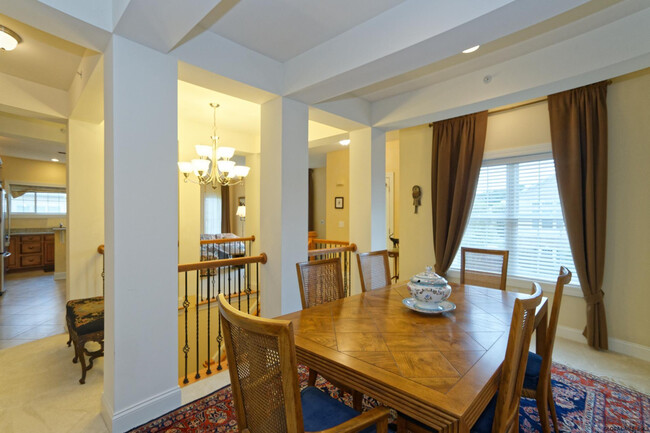 Building Photo - 108 Valley Pointe Dr