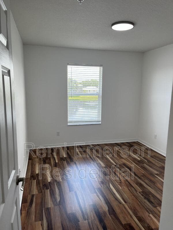Building Photo - 13500 Applerose Ln