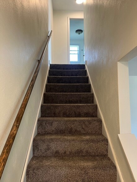 Stairs - 42946 Emerald Dr