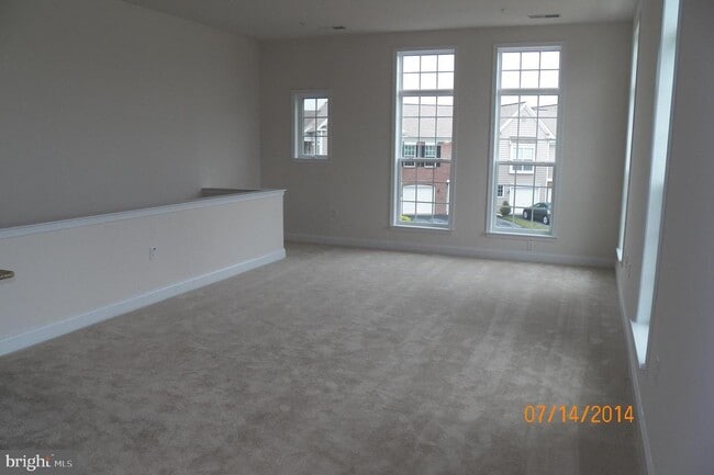 Building Photo - 782 Fawn Ln