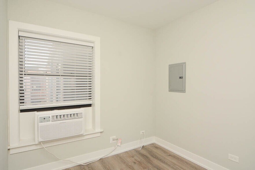 Building Photo - 730 Judson Ave